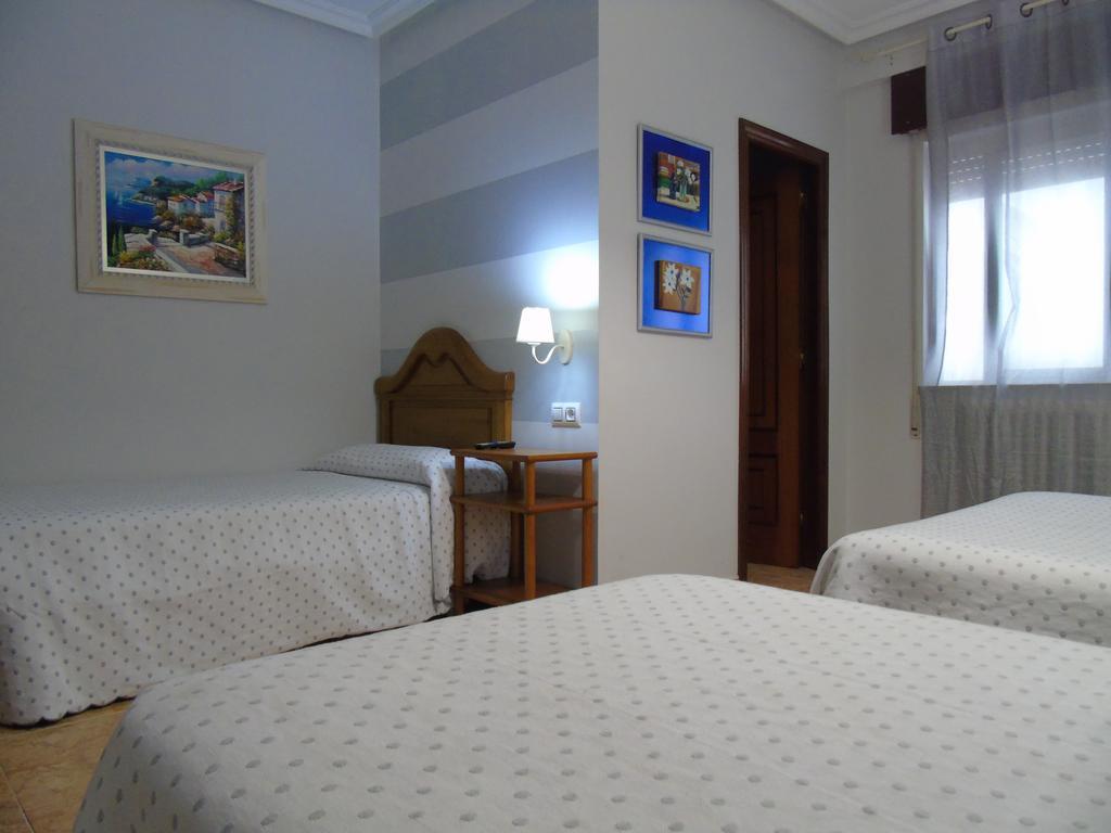 Hotel Bruselas أغواردا الغرفة الصورة