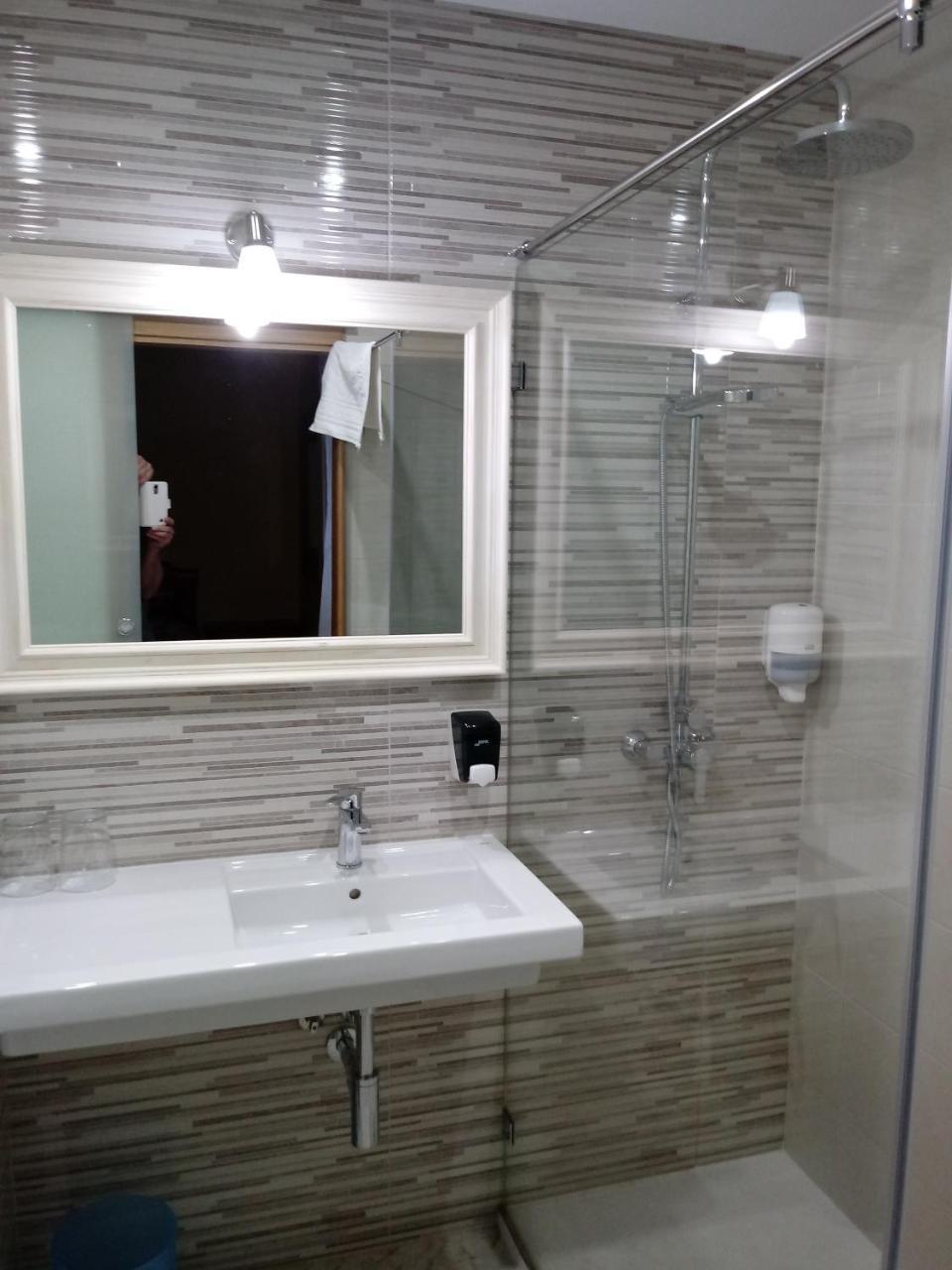 Hotel Bruselas أغواردا المظهر الخارجي الصورة